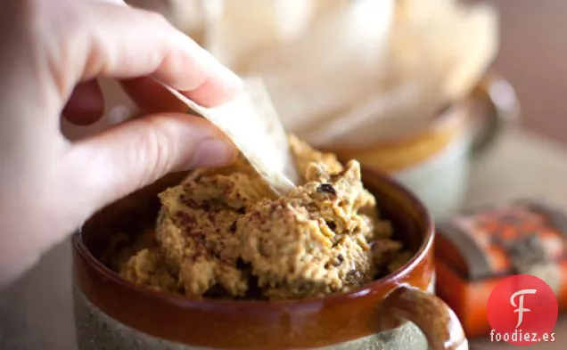 Hummus de Berenjena con Especias y Patatas Fritas de Pita