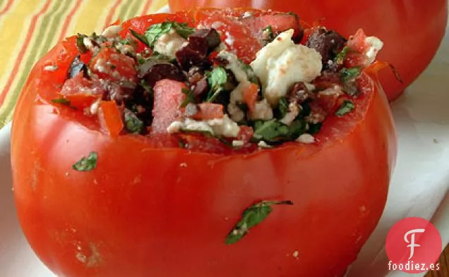 Tomates Rellenos de Queso y Aceitunas