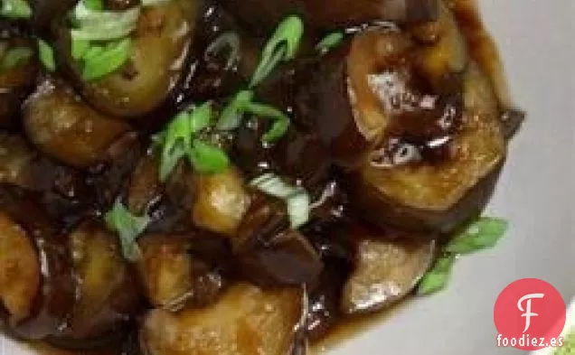 Berenjena con Salsa de Ajo