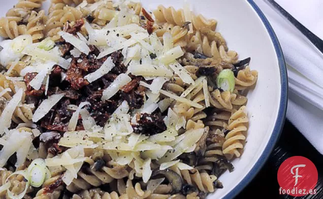 Pasta De Parmesano, Tomates Secados Al Sol Y Berenjenas