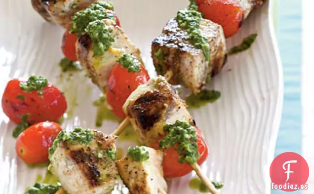 Brochetas de Pez Espada con Pesto de Cilantro y Menta