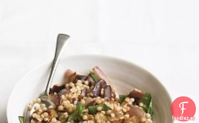 Ensalada De Berenjena Con Cuscús Israelí Y Albahaca