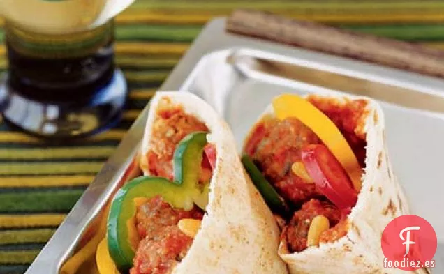 Sándwiches de Pita de Albóndigas de Cordero y Berenjena