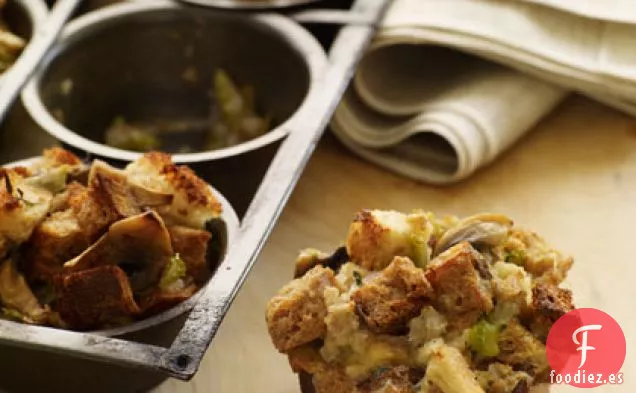Muffins de Relleno de Suero de Mantequilla y Hierbas