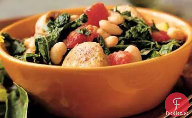 Ragú de Frijoles Blancos y Salchichas con Tomates, Col Rizada y Calabacín
