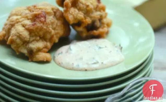 Buñuelos de Langosta y Berenjena con Salsa de Remoulade