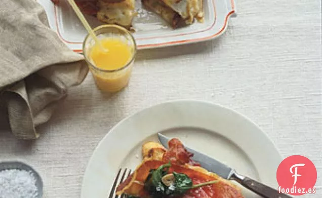 Jamón, Huevo Frito y Queso Parmesano en Pan de Campo