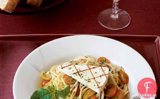 Espaguetis con Tomates al Pesto y Berenjena a la Parrilla