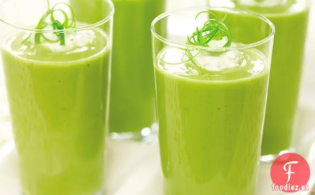 Sopa de Aguacate Fría con Crema Poblana Asada