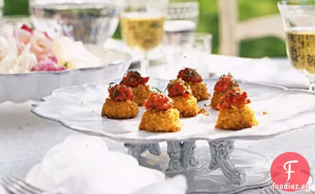 Pasteles de Cangrejo en Miniatura con Mermelada de Tomate y Jengibre