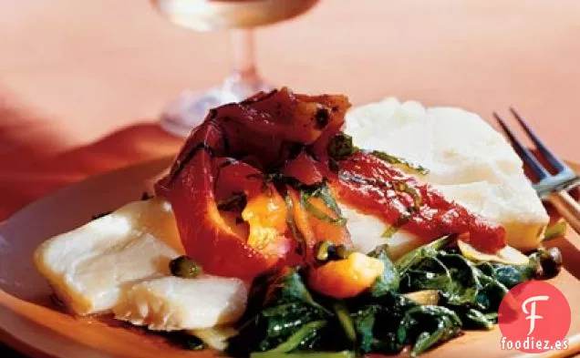 Bacalao Escalfado con Pimientos Asados, Alcaparras y Espinacas