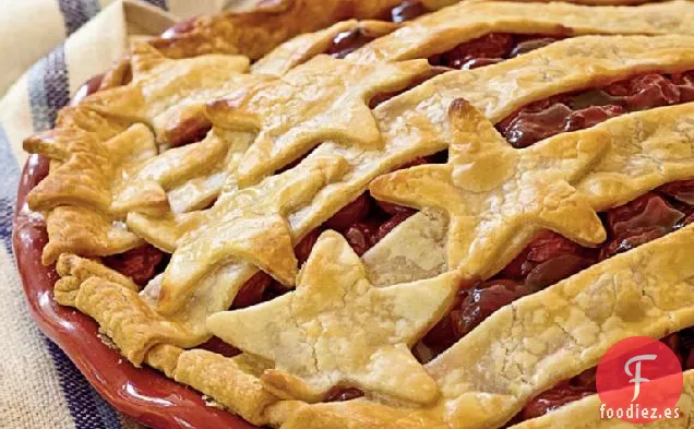 Pastel de Cereza con Rayas y Estrellas