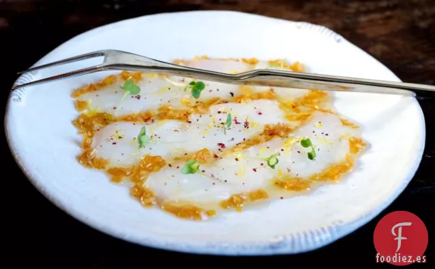 Carpaccio De Bacalao Suffolk Con Chalota, Jengibre Y Vinagreta De Soja