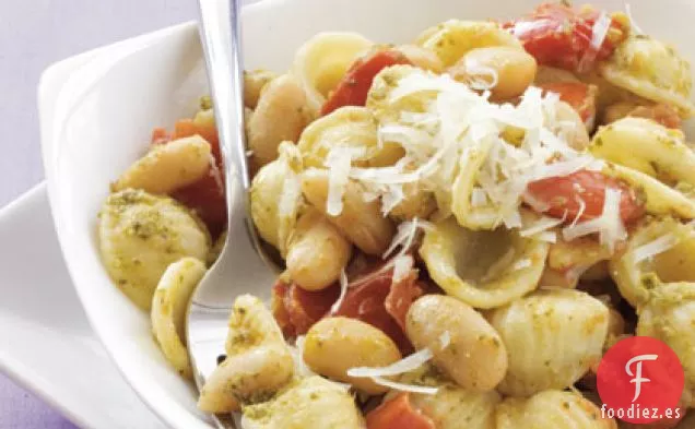 Orecchiette con Frijoles Blancos y Pesto