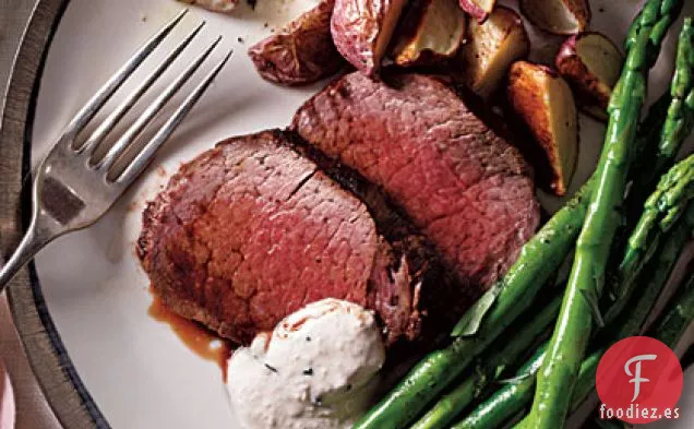 Solomillo de Ternera con Salsa de Rábano Picante y Cebollino