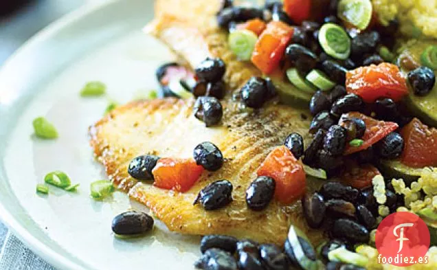 Tilapia con Quinua y Frijoles Negros
