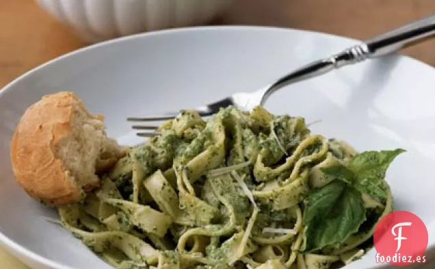 Fettuccine de Pesto de Nuez de Macadamia