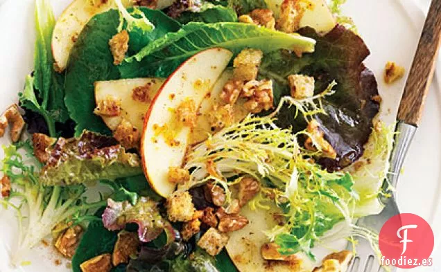 Ensalada Verde de Otoño con Manzanas, Nueces y Aderezo Pain d'Épice