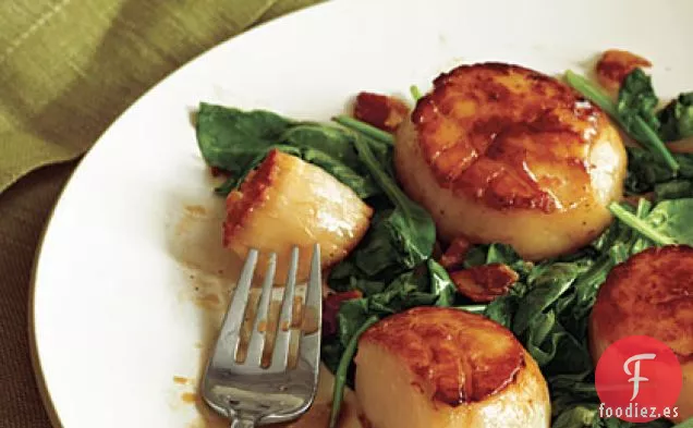 Vieiras al Horno con Tocino y Espinacas