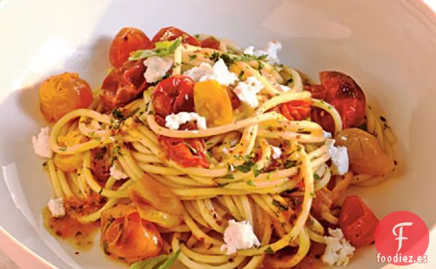 Salsa de Tomate Cherry Asada Rápidamente con Espaguetis