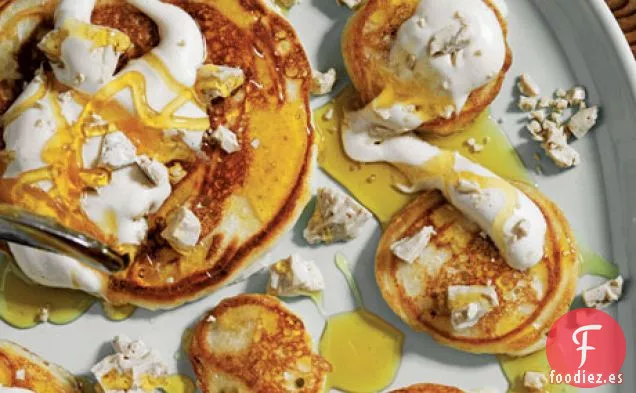 Tortitas con Jarabe de Arce Caliente y Mantequilla de Café