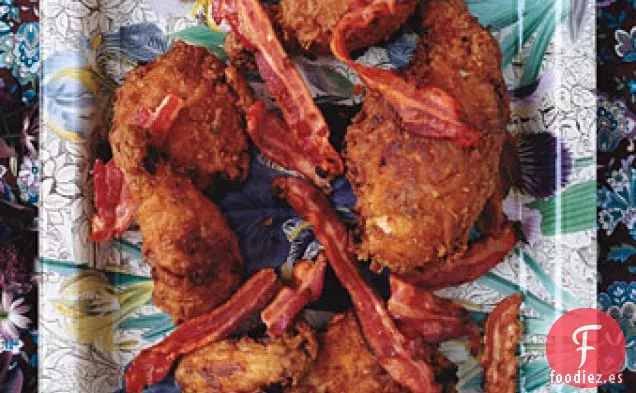 Pollo Frito con Salsa de Crema de Tocino y Pimienta