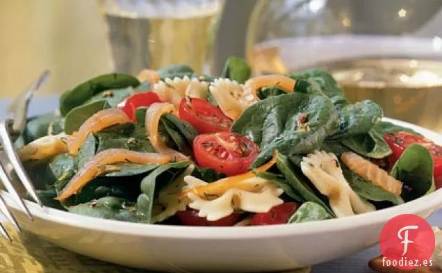 Ensalada de Farfalle de Verano con Salmón Ahumado
