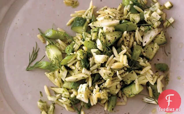 Ensalada de Orzo, Frijoles Verdes e Hinojo con Pesto de Eneldo