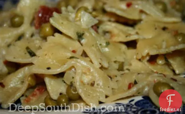 Pasta con Pajarita y Guisantes con Tocino