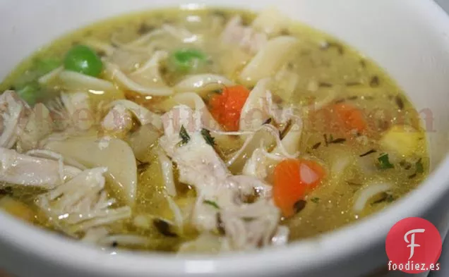 Sopa de Fideos de Pollo Casera