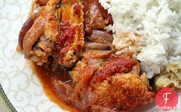 Estofado de Pollo con Cebollas, Tomates y Dijon