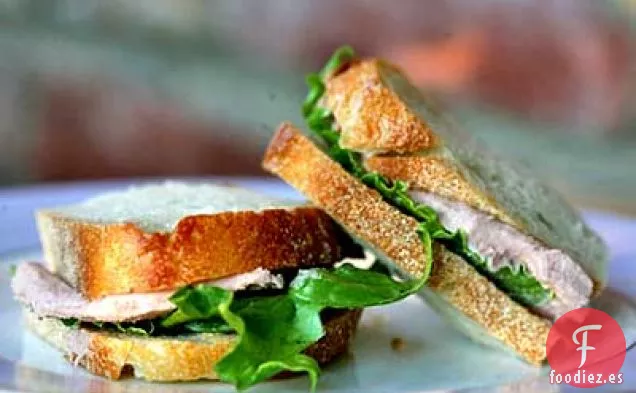 Sándwich de Salchicha de Hígado