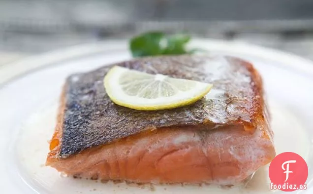 Salmón con Salsa de Crema de Limón
