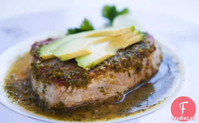 Atún a la Brasa con Aguacate