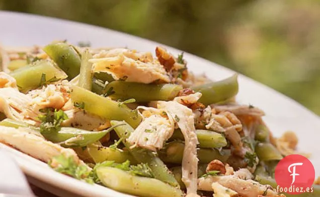 Ensalada de Pollo con Judías Verdes y Nueces Tostadas