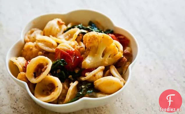 Pasta con Coliflor Asada y Jamón