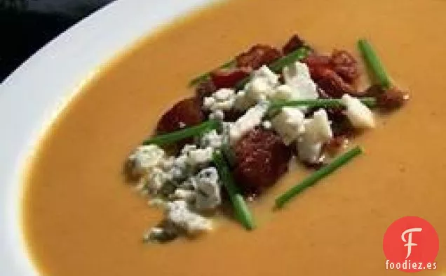 Sopa de Calabaza Aterciopelada Con Queso Azul y Tocino