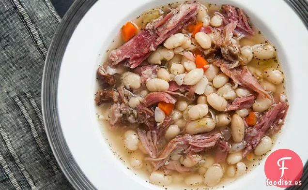 Sopa de Frijoles Blancos y Jamón