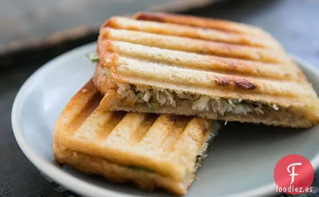 Panini de Ensalada de Cangrejo