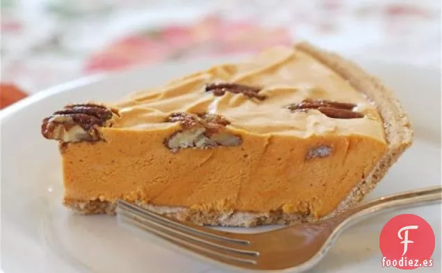Pastel De Helado De Calabaza Con Nueces De Arce Con Especias