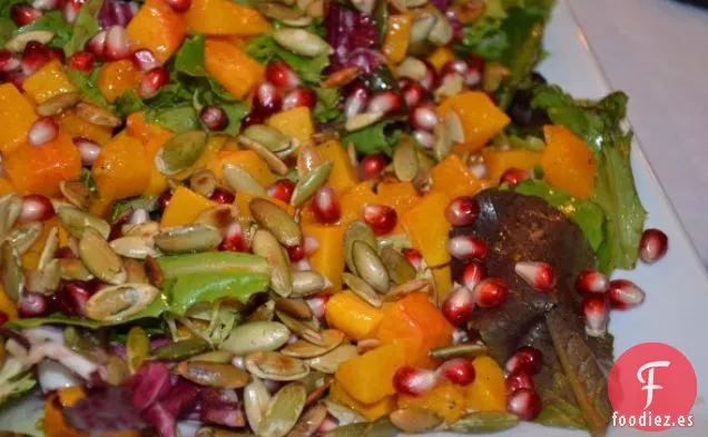 Ensalada De Calabaza Con Granadas Y Semillas De Calabaza Tostadas