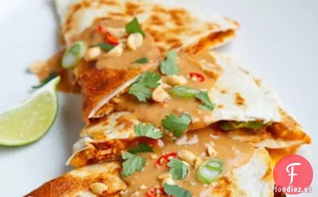 Quesadillas de Pollo Picantes con Maní