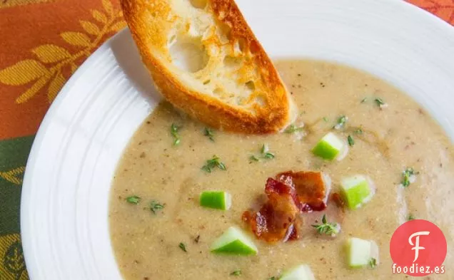 Sopa de Manzana Asada y Queso Cheddar Blanco Envejecido