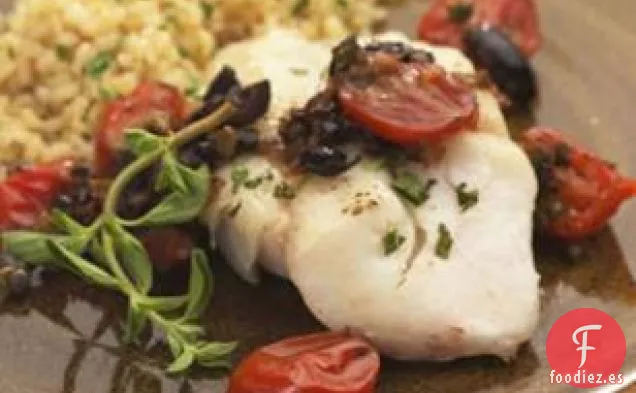 Bacalao Asado Con Tapenade De alcaparras De Tomate y aceituna Caliente