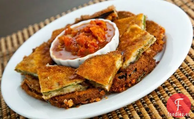 Berenjena Frita y Mozzarella con Salsa Marinara Asada