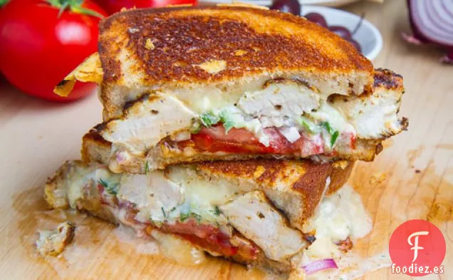 Queso a la Parrilla Gyro de Pollo (también conocido como El Gyro Melt)