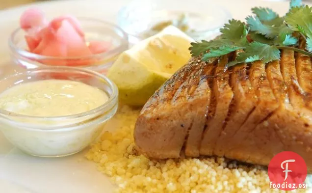 Filetes de Atún a la Brasa con Salsa de Pimiento Rojo