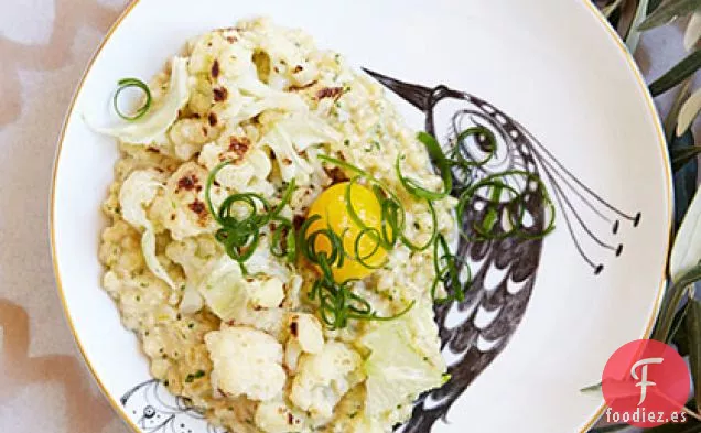 Farro Tostado y Cebolletas con Coliflor y Huevo