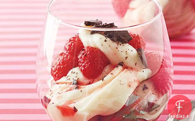 Parfaits de Budín de Chocolate Blanco y Negro