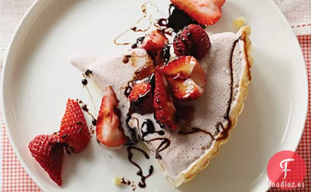 Tarta de Yogur Helado de Fresa con Jarabe Balsámico